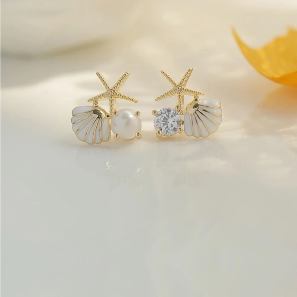 Cubic zirconia starfish earrings - Picture 3 of 5